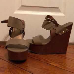 CUTE Platform Wedges
